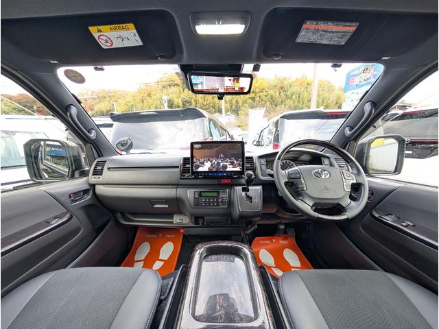 ハイエースバン スーパーＧＬ　ダークプライムＩＩ　フリップダウン　大型ナビ　デイトナホイール　新品ジオランダーホワイトレター　全方位モニター　両側パワースライド　デジタルミラー　リヤフィルム施工　衝突軽減ブレーキ　ハーフレザーシート　純正ホイール（32枚目）