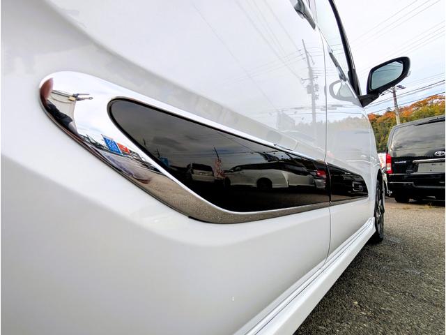 タント カスタムＸ　２トーンカラー　大型ナビ　衝突軽減ブレーキサポート　サイドガーニッシュ　ブラインドスポットモニター　タイマー付き両側パワースライドドア　フルセグＴＶバックカメラブルートゥース　運転席ロングレール　禁煙（4枚目）