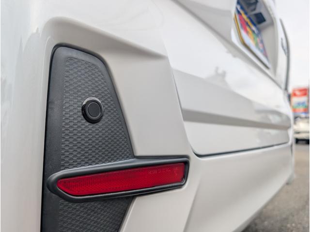 タント カスタムＸ　２トーンカラー　大型ナビ　衝突軽減ブレーキサポート　サイドガーニッシュ　ブラインドスポットモニター　タイマー付き両側パワースライドドア　フルセグＴＶバックカメラブルートゥース　運転席ロングレール　禁煙（11枚目）