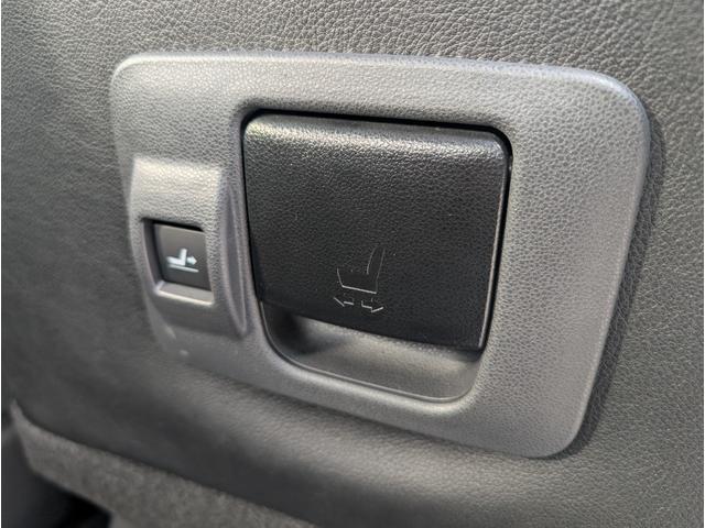 タント カスタムＸ　２トーンカラー　大型ナビ　衝突軽減ブレーキサポート　サイドガーニッシュ　ブラインドスポットモニター　タイマー付き両側パワースライドドア　フルセグＴＶバックカメラブルートゥース　運転席ロングレール　禁煙（34枚目）