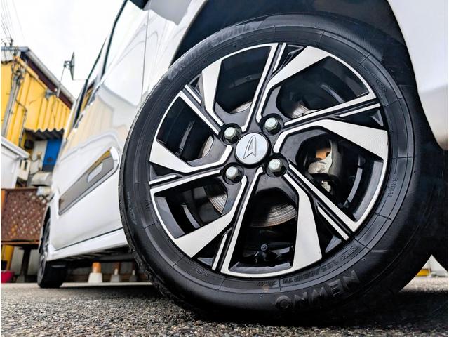 タント カスタムＸ　２トーンカラー　大型ナビ　衝突軽減ブレーキサポート　サイドガーニッシュ　ブラインドスポットモニター　タイマー付き両側パワースライドドア　フルセグＴＶバックカメラブルートゥース　運転席ロングレール　禁煙（37枚目）