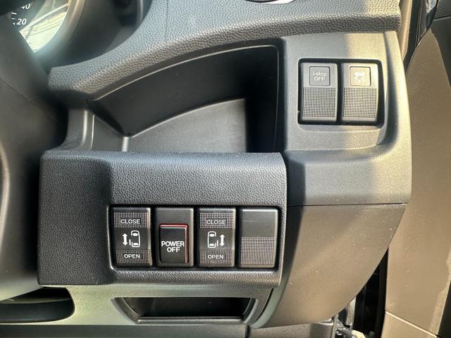 MAZDA PREMACY 20S-SKYACTIV CELEBLE