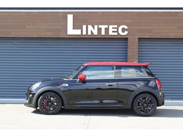 ジョンクーパーワークス ディーラー車 カメラ&パーキングアシスト 純正17インチブラックアルミホイール アームレスト インテリジェントセーフティ アダプティブクルーズコントロール コンフォートアクセス レッドキャリパー(22枚目)