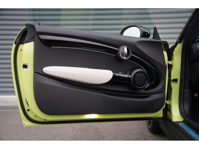 MINI クーパーS コンバーチブル エッセンシャル・トリム ワン