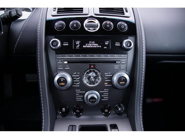 Ｖ８ヴァンテージ クーペ　ディーラー車　左ハンドル　純正ナビ　ＣＤ／ＡＵＸ／ＵＳＢ　バックカメラ　フロント・リアＰセンサー　シートヒーター　パワーシートメモリ　アルカンターラルーフライニング　パドルシフト（21枚目）