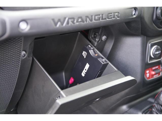 ルビコン　法人ワンオーナー　レインＣ／Ｃ１０２台限定車　純正ナビ・地デジＴＶ／ＵＳＢ／Ｂｌｕｅｔｏｏｔｈ　純正１７インチＡＷ　純正フロアマット　前席シートヒーター　ステアリングヒーター　禁煙車　ＥＴＣ(33枚目)