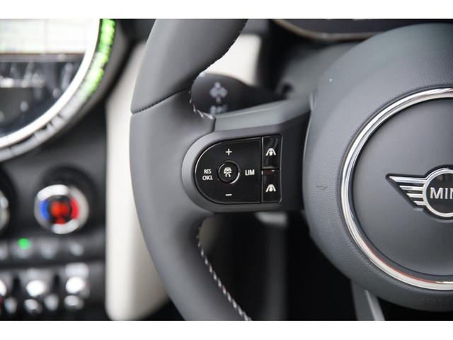 ＭＩＮＩ クーパーＳ　コンバーチブル　シーサイド・エディション　限定車　新車保証継承　純正ナビ・ＵＳＢ／Ｂｌｕｅｔｏｏｔｈ／ＡｐｐｌｅＣａｒＰｌａｙ　アクティブクルーズコントロール　バックカメラ　インテリジェントセーフティ　ワイヤレスチャージング　禁煙車（16枚目）