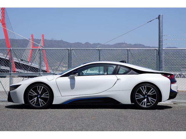 ｉ８ ベースグレード　左ハンドル　純正ナビ／ＵＳＢ／Ｂｌｕｅｔｏｏｔｈ　インテリジェントセーフティ　　禁煙車　フロアマット　バックカメラ　前席パワーシート（9枚目）