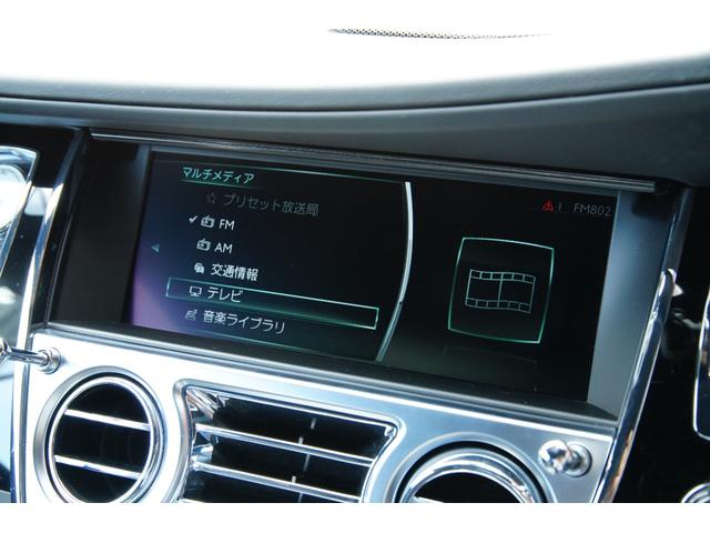 　ユーザー様買取車　右ハンドル　純正ナビ　地デジ　ＣＤ　ＤＶＤ　　Ｂｌｕｅｔｏｏｔｈ　パノラマガラスルーフ　パワーシートメモリ付　シートヒーター　ベンチレーター　アダプティブＬＥＤヘッドライト(20枚目)