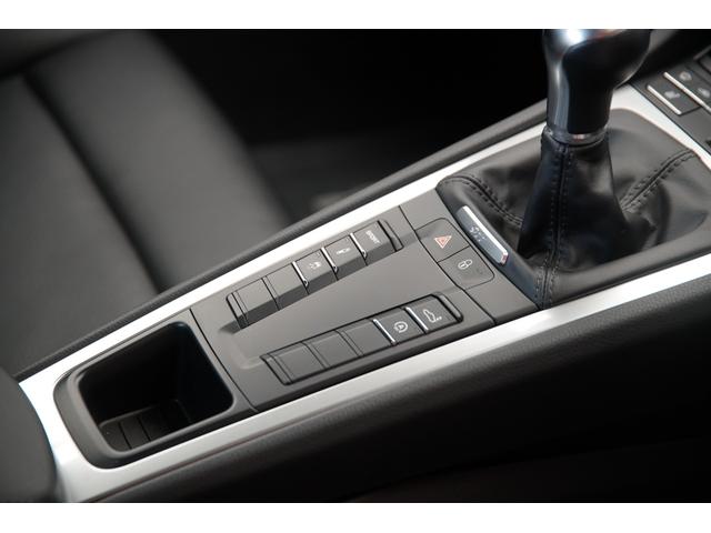 ９１１ ９１１カレラ　ＰＤＬＳ＋　ツインテールパイプ　純正２０インチＡＷ　ラバーフロアマット　ドライブレコーダー　ＥＴＣ　禁煙車　純正２０インチＡＷ　リアパークセンサー　オートエアコン　シートヒーター　電動格納ミラー（18枚目）
