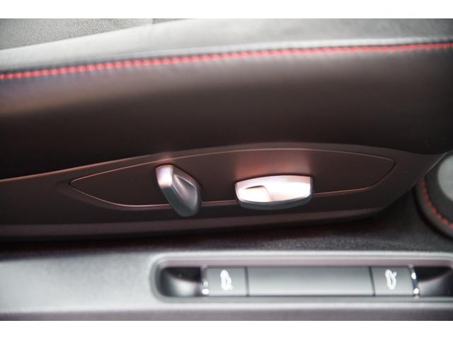 ９１１ ９１１カレラＧＴＳ　ＧＴＳインテリアパッケージ　カーボントリム　スポーツクロノパッケージ　ＰＤＬＳ＋　スポーツシート＋　スポーツエグゾーストシステム　エントリードライブ　ＰＡＳＭ　純正２０インチアルミホイール　禁煙車（13枚目）