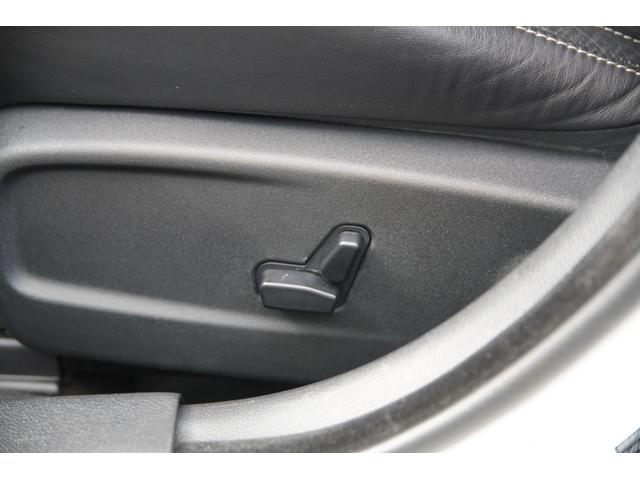 ダッジ・チャージャー 　ＳＲＴヘルキャット　社外パナソニックナビ　サンルーフ　ハーマーカードン　前席パワーシート　運転席メモリ付　前席ベンチレーター　前後シートヒーター　ステアリングヒーター　純正２０インチアルミホイール（12枚目）