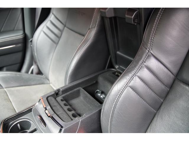 ダッジ・チャージャー 　ＳＲＴヘルキャット　社外パナソニックナビ　サンルーフ　ハーマーカードン　前席パワーシート　運転席メモリ付　前席ベンチレーター　前後シートヒーター　ステアリングヒーター　純正２０インチアルミホイール（26枚目）