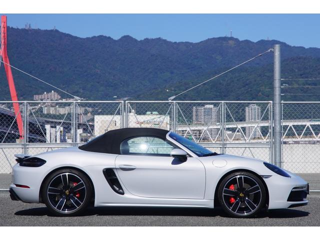 718ボクスター 718ボクスターGTS 4.0 左ハンドル 20インチカレラスポーツホイール エントリードライブシステム GTスポーツステアリング スポーツクロノ カーボンインテリアPKG スポーツデザインPKG ブルメスターハイエンド(5枚目)