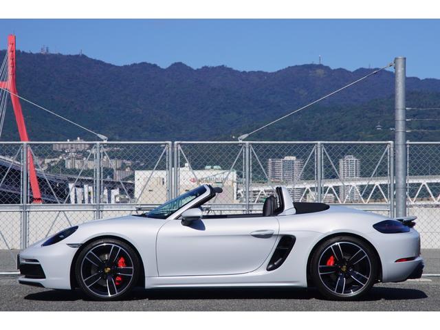 718ボクスター 718ボクスターGTS 4.0 左ハンドル 20インチカレラスポーツホイール エントリードライブシステム GTスポーツステアリング スポーツクロノ カーボンインテリアPKG スポーツデザインPKG ブルメスターハイエンド(11枚目)