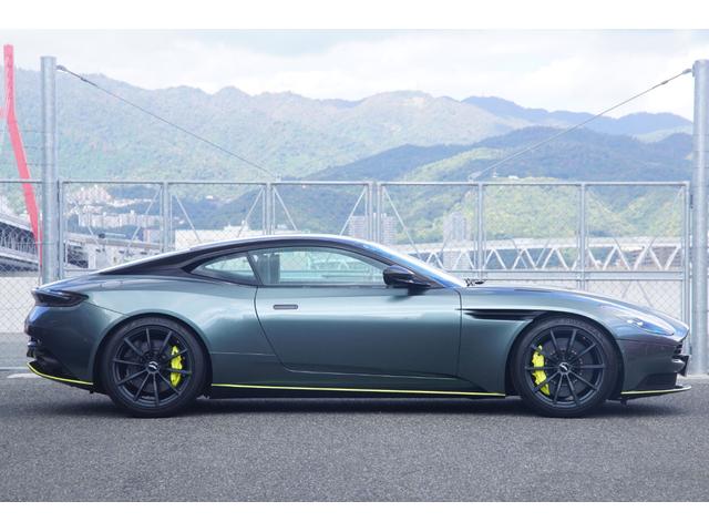 ＤＢ１１ 　ＨＡＲＯｐａｃｋ世界限定１００台　カーボンミラー　ドアノブカーボン　ｈａｎｇ＆ｏｌｕｆｓｅｎスペシャルオーディオ　　Ｆ．Ｓ．Ｒカーボン　カーボンミラー　ドアノブカーボン　Ｈ＆Ｒエアサス　カーボンルーフ（5枚目）