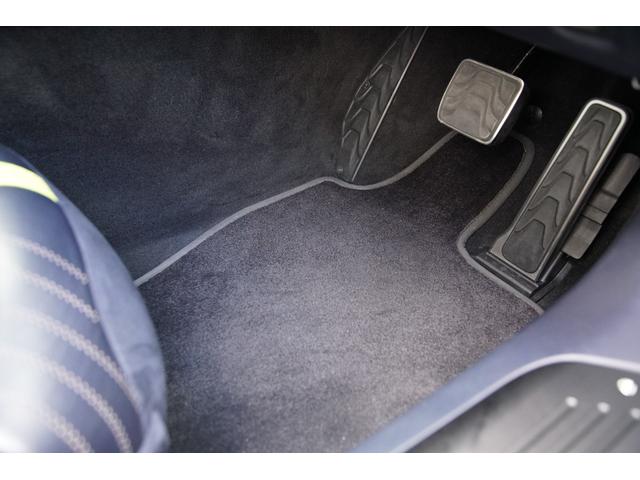 ＤＢ１１ 　ＨＡＲＯｐａｃｋ世界限定１００台　カーボンミラー　ドアノブカーボン　ｈａｎｇ＆ｏｌｕｆｓｅｎスペシャルオーディオ　　Ｆ．Ｓ．Ｒカーボン　カーボンミラー　ドアノブカーボン　Ｈ＆Ｒエアサス　カーボンルーフ（29枚目）