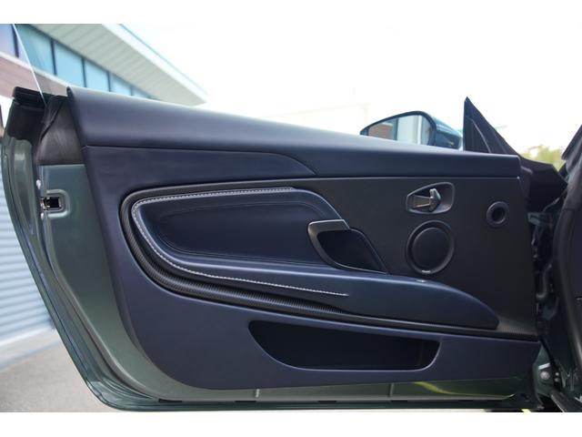 ＤＢ１１ 　ＨＡＲＯｐａｃｋ世界限定１００台　カーボンミラー　ドアノブカーボン　ｈａｎｇ＆ｏｌｕｆｓｅｎスペシャルオーディオ　　Ｆ．Ｓ．Ｒカーボン　カーボンミラー　ドアノブカーボン　Ｈ＆Ｒエアサス　カーボンルーフ（41枚目）