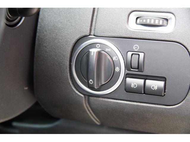 ディスカバリー SE ユーザー様買取車 ブラックデザインパック サンルーフ エアサス ラバーマット 前後シートヒーター 純正19インチAW クルーズコントロール メリディアンサウンドシステム プライバシーガラス(26枚目)