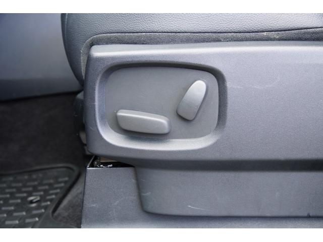 ディスカバリー SE ユーザー様買取車 ブラックデザインパック サンルーフ エアサス ラバーマット 前後シートヒーター 純正19インチAW クルーズコントロール メリディアンサウンドシステム プライバシーガラス(37枚目)