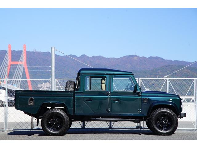 ディフェンダー ピックアップ　ＡＴ載替車両　ＮＯＸ／ＰＭ適合車　本革シート張替済　社外ステアリング　社外１０インチディスプレイオーディオ　専用ビルトインキッド取付　サイドステップブラック　社外グリル　ＬＥＤサイドランプ（5枚目）