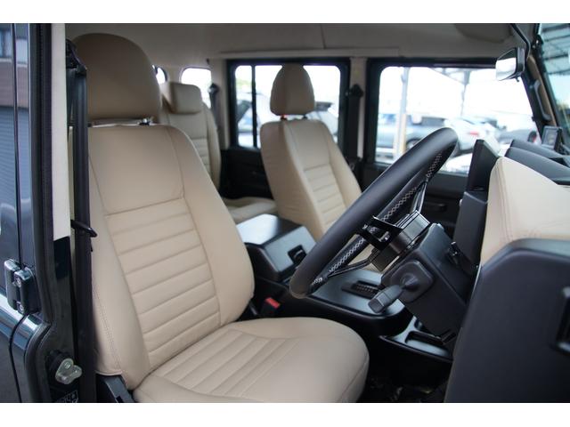 ディフェンダー ピックアップ　ＡＴ載替車両　ＮＯＸ／ＰＭ適合車　本革シート張替済　社外ステアリング　社外１０インチディスプレイオーディオ　専用ビルトインキッド取付　サイドステップブラック　社外グリル　ＬＥＤサイドランプ（11枚目）