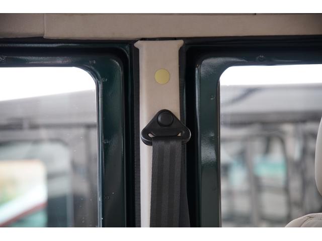 ディフェンダー ピックアップ　ＡＴ載替車両　ＮＯＸ／ＰＭ適合車　本革シート張替済　社外ステアリング　社外１０インチディスプレイオーディオ　専用ビルトインキッド取付　サイドステップブラック　社外グリル　ＬＥＤサイドランプ（29枚目）