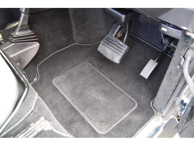 ディフェンダー ピックアップ　ＡＴ載替車両　ＮＯＸ／ＰＭ適合車　本革シート張替済　社外ステアリング　社外１０インチディスプレイオーディオ　専用ビルトインキッド取付　サイドステップブラック　社外グリル　ＬＥＤサイドランプ（32枚目）