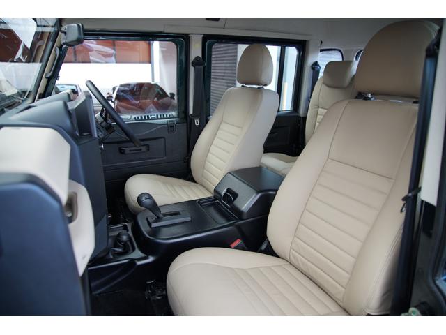 ディフェンダー ピックアップ　ＡＴ載替車両　ＮＯＸ／ＰＭ適合車　本革シート張替済　社外ステアリング　社外１０インチディスプレイオーディオ　専用ビルトインキッド取付　サイドステップブラック　社外グリル　ＬＥＤサイドランプ（38枚目）