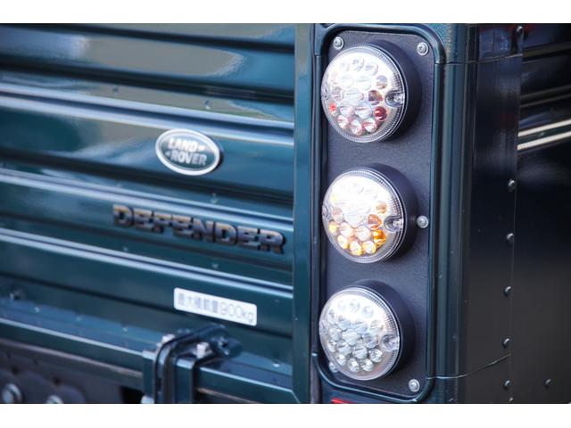 ディフェンダー ピックアップ　ＡＴ載替車両　ＮＯＸ／ＰＭ適合車　本革シート張替済　社外ステアリング　社外１０インチディスプレイオーディオ　専用ビルトインキッド取付　サイドステップブラック　社外グリル　ＬＥＤサイドランプ（52枚目）