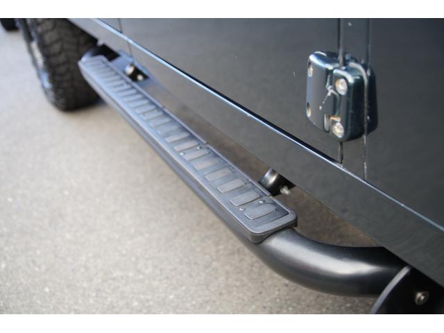 ディフェンダー ピックアップ　ＡＴ載替車両　ＮＯＸ／ＰＭ適合車　本革シート張替済　社外ステアリング　社外１０インチディスプレイオーディオ　専用ビルトインキッド取付　サイドステップブラック　社外グリル　ＬＥＤサイドランプ（53枚目）
