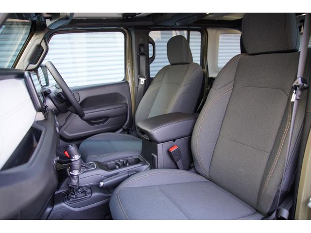 ジープ・ラングラーアンリミテッド スポーツ　’４１エディション　法人ワンオーナー　国内１５０台限定車　専用デカール　専用Ｗｉｌｌｙｓウインドデカール　専用Ｏｎｅ　ｏｆ　４１バッチ　Ｏｎｅ　ｏｆ　４１ジープオリジナルキーチェーン　純正ナビ　アップルカープレイ（36枚目）