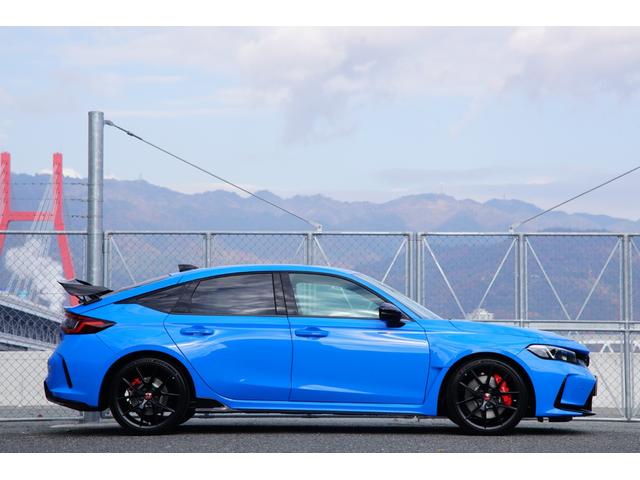シビック タイプR レーシングブラックパッケージ 法人ワンオーナー レーシングブラックPKG ホンダコネクト 純正ナビ タイプR専用メーター 純正ナビ 地デジ BT バックカメラ ACC ブラインドスポットモニター 絶正19インチAW(4枚目)