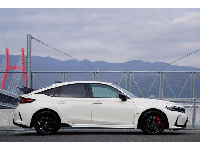 シビック タイプR レーシングブラックパッケージ 法人ワンオーナー レーシングブラックPKG ホンダコネクト 純正ナビ タイプR専用メーター 純正ナビ 地デジ BT バックカメラ ACC ブラインドスポットモニター 絶正19インチAW(4枚目)