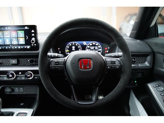 シビック タイプR レーシングブラックパッケージ 法人ワンオーナー レーシングブラックPKG ホンダコネクト 純正ナビ タイプR専用メーター 純正ナビ 地デジ BT バックカメラ ACC ブラインドスポットモニター 絶正19インチAW(13枚目)