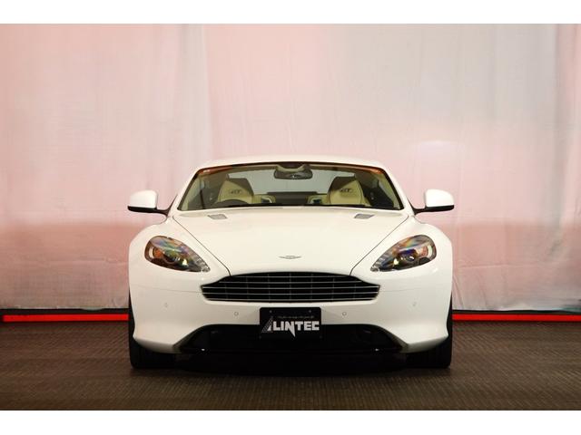 ＤＢ９ クーペ　ユーザー様買取車　専用フロントスプリッター・リアディフューザー・インテリアトリム　アルカンターラルーフライニング　セラミックカーボンブレーキ　ブラックキャリパー　前席シートヒーター・パワーシート（3枚目）