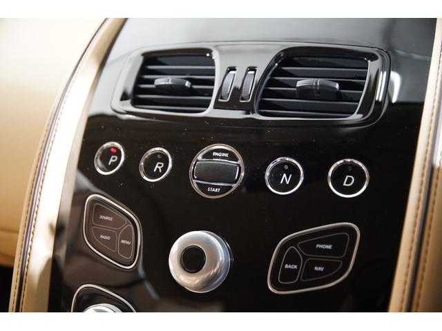 ＤＢ９ クーペ　ユーザー様買取車　専用フロントスプリッター・リアディフューザー・インテリアトリム　アルカンターラルーフライニング　セラミックカーボンブレーキ　ブラックキャリパー　前席シートヒーター・パワーシート（25枚目）