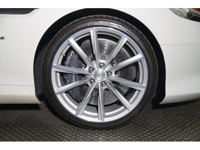 ＤＢ９ クーペ　ユーザー様買取車　専用フロントスプリッター・リアディフューザー・インテリアトリム　アルカンターラルーフライニング　セラミックカーボンブレーキ　ブラックキャリパー　前席シートヒーター・パワーシート（50枚目）