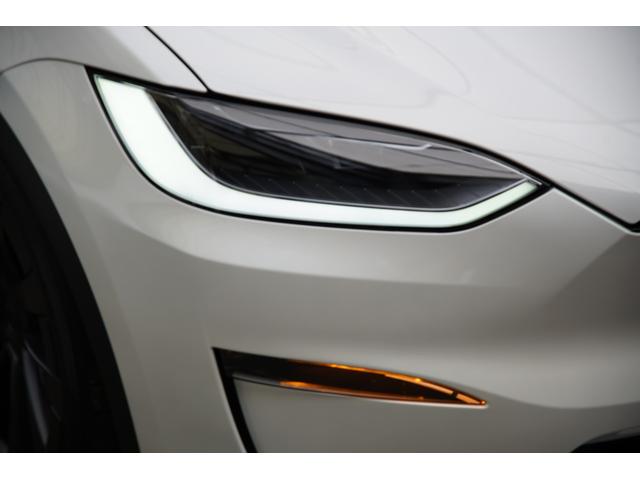 モデルＸ トライモーターＡＷＤ　プラッド　法人ワンオーナー　オートパイロット　ファルコンウィングドア　　超音波センサー　タッチスクリーン　オートマティックブライングスポットモカメラ　エアサス　ヨークステアリング　全席シートヒーター（68枚目）
