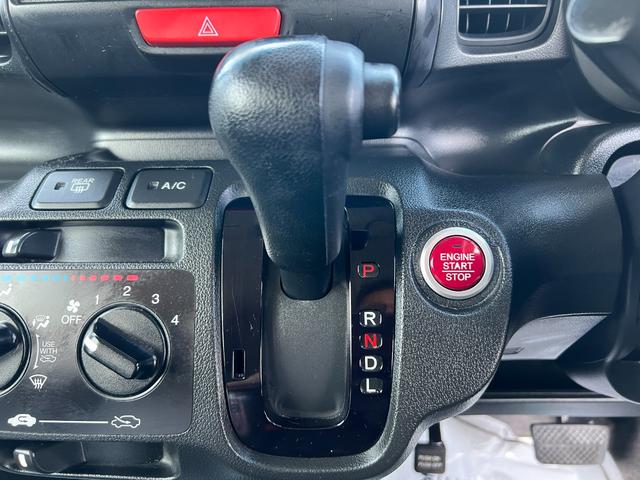 Ｎ－ＢＯＸカスタム Ｇ　検２年　スマートキー　ＣＤ　アルミ　ＨＩＤ　タイミングチェーン　スマートキー　ＣＤ　アルミ　ＨＩＤ　タイミングチェーン（14枚目）