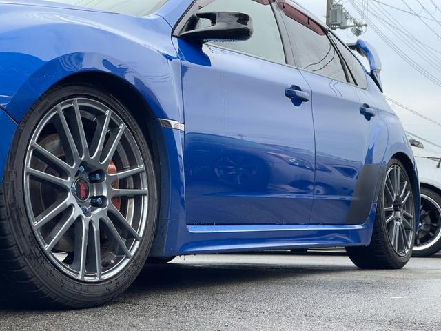 ＷＲＸ　ＳＴｉ　スペックＣ　ＳＴｉ１８ＡＷ　ＳＴｉマフラー　ＳＴｉタワーバー　ＳＴｉフロントリップ　ＨＫＳキャタライザー　ＥＮＤＬＥＳＳ車高調　ＨＫＳブーストコントローラー　リアウィング　ＨＩＤ(11枚目)