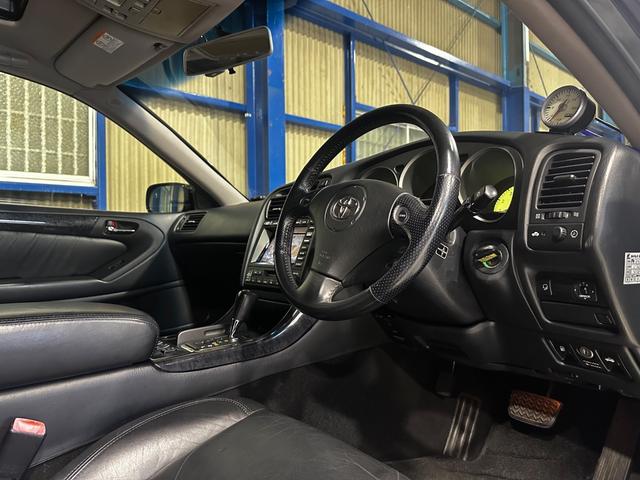 アリスト V300ベルテックスエディション 黒革 サンルーフ バーディークラブ車高調 フジツボマフラー ボルクレーシング18インチ HKSブーストコントローラー HKSメタルキャタライザー HKSインタークーラーパイピングキット(17枚目)