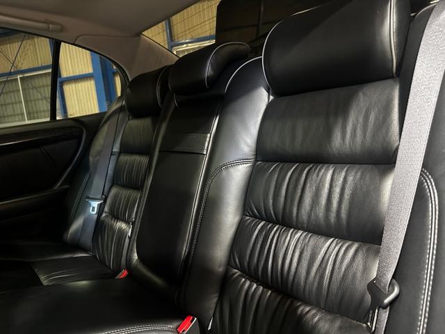 アリスト V300ベルテックスエディション 黒革 サンルーフ バーディークラブ車高調 フジツボマフラー ボルクレーシング18インチ HKSブーストコントローラー HKSメタルキャタライザー HKSインタークーラーパイピングキット(30枚目)