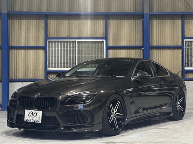 ６シリーズ ６５０ｉクーペ　後期モデル　ＥＮＥＲＧＹエアロ（Ｆ．Ｓ．Ｒ）　ＥＮＥＲＧＹ２１インチ　ＥＮＥＲＧＹ可変マフラー　ＢＣレーシング車高調　アクティブクルーズコントロール　黒革　ＬＥＤヘッドライト　ＨＵＤ　レーンチェンジ（4枚目）