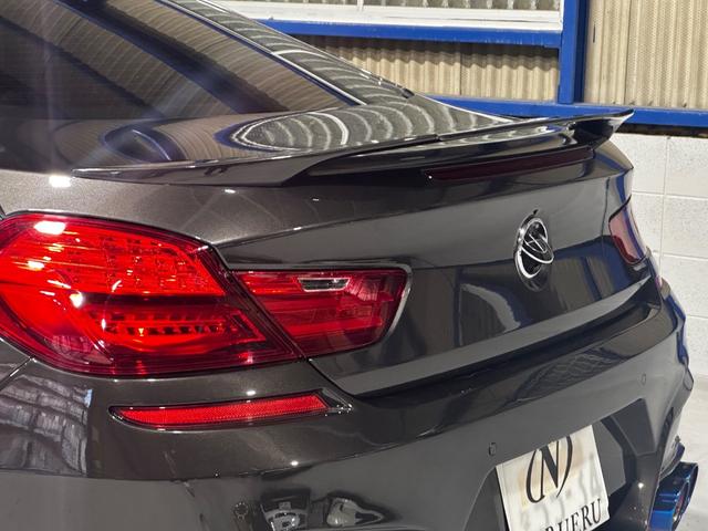 ６シリーズ ６５０ｉクーペ　後期モデル　ＥＮＥＲＧＹエアロ（Ｆ．Ｓ．Ｒ）　ＥＮＥＲＧＹ２１インチ　ＥＮＥＲＧＹ可変マフラー　ＢＣレーシング車高調　アクティブクルーズコントロール　黒革　ＬＥＤヘッドライト　ＨＵＤ　レーンチェンジ（15枚目）