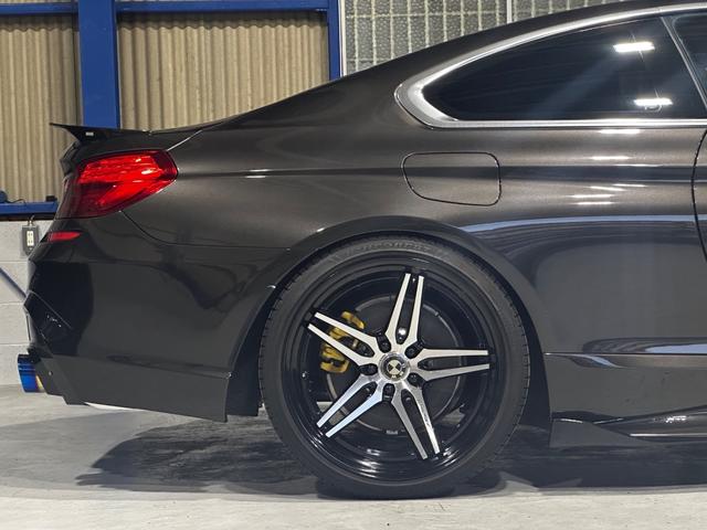 ６シリーズ ６５０ｉクーペ　後期モデル　ＥＮＥＲＧＹエアロ（Ｆ．Ｓ．Ｒ）　ＥＮＥＲＧＹ２１インチ　ＥＮＥＲＧＹ可変マフラー　ＢＣレーシング車高調　アクティブクルーズコントロール　黒革　ＬＥＤヘッドライト　ＨＵＤ　レーンチェンジ（20枚目）