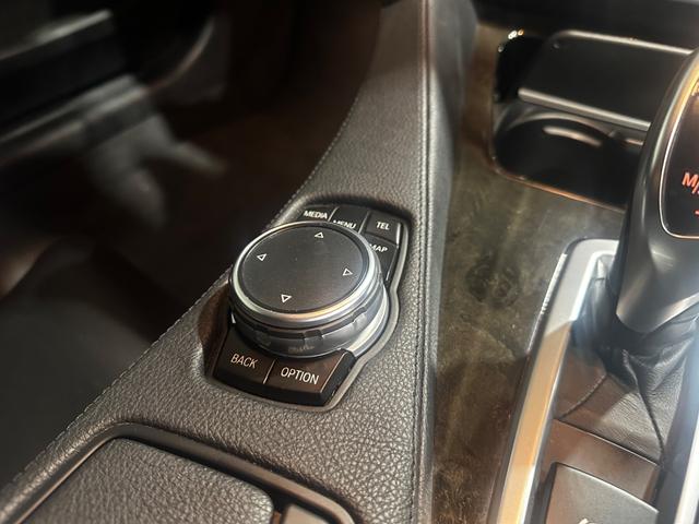 ６シリーズ ６５０ｉクーペ　後期モデル　ＥＮＥＲＧＹエアロ（Ｆ．Ｓ．Ｒ）　ＥＮＥＲＧＹ２１インチ　ＥＮＥＲＧＹ可変マフラー　ＢＣレーシング車高調　アクティブクルーズコントロール　黒革　ＬＥＤヘッドライト　ＨＵＤ　レーンチェンジ（27枚目）