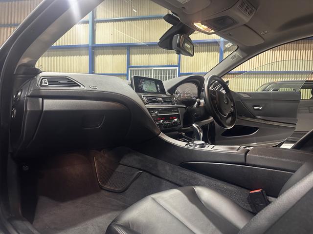 ６シリーズ ６５０ｉクーペ　後期モデル　ＥＮＥＲＧＹエアロ（Ｆ．Ｓ．Ｒ）　ＥＮＥＲＧＹ２１インチ　ＥＮＥＲＧＹ可変マフラー　ＢＣレーシング車高調　アクティブクルーズコントロール　黒革　ＬＥＤヘッドライト　ＨＵＤ　レーンチェンジ（40枚目）