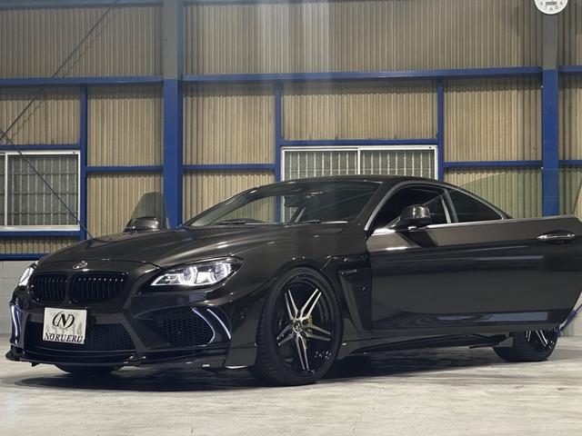 ６シリーズ ６５０ｉクーペ　後期モデル　ＥＮＥＲＧＹエアロ（Ｆ．Ｓ．Ｒ）　ＥＮＥＲＧＹ２１インチ　ＥＮＥＲＧＹ可変マフラー　ＢＣレーシング車高調　アクティブクルーズコントロール　黒革　ＬＥＤヘッドライト　ＨＵＤ　レーンチェンジ（43枚目）