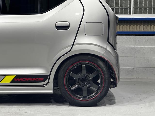 アルトワークス 　ＨＫＳマフラー　レイズＴＥ３７　１５インチ　ｎａｖｉｃ車高調　社外ボンネット　社外ディスプレイオーディオ　バックカメラ（8枚目）